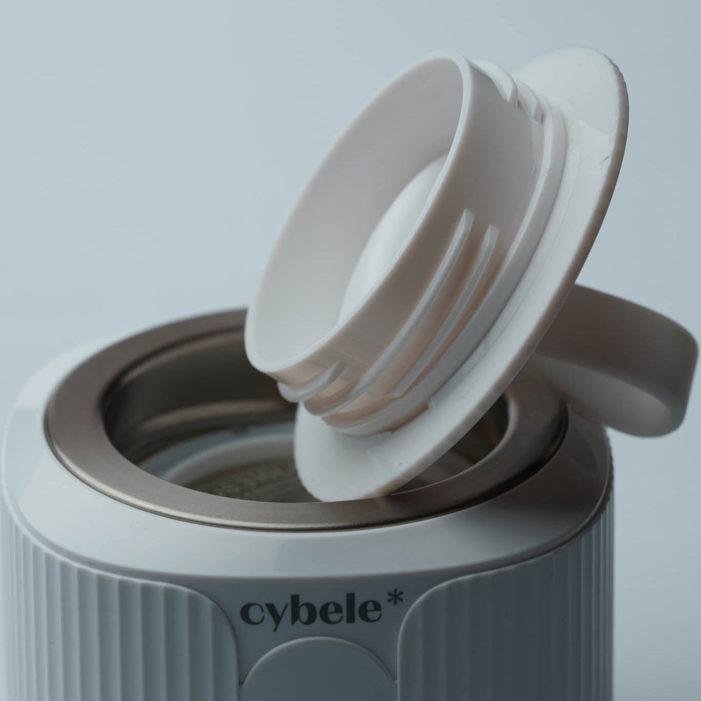 Stellar Portable Baby Bottle Warmer: Includes a screw-on dust cover.