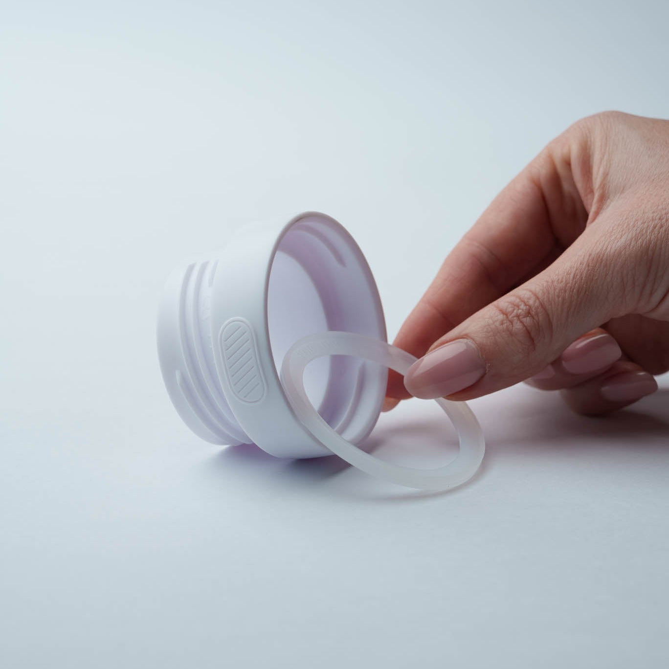 Removing silicone ring when pairing Stellar botte adapter with Suavinex Zero Zero baby bottle.